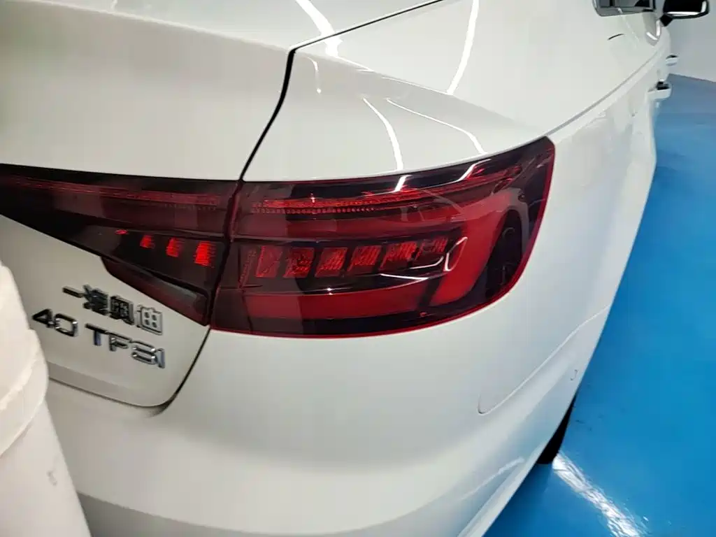 Audi A4L 2019 40 TFSI Fashion VI