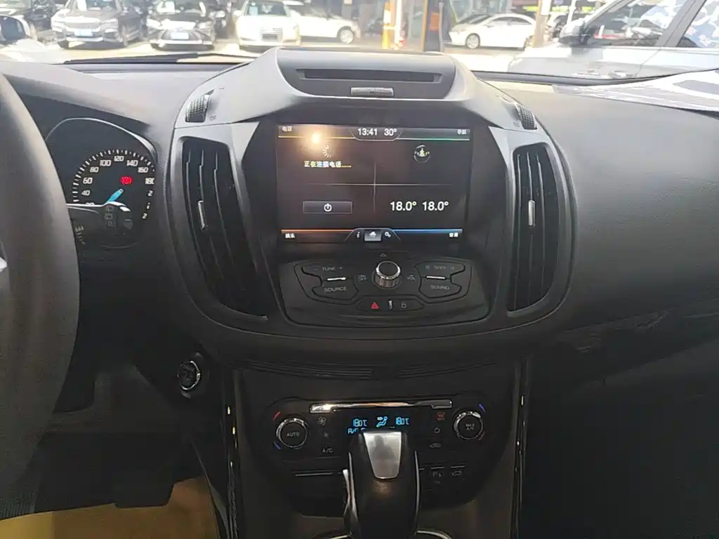 Ford Kuga — миниатюра 13
