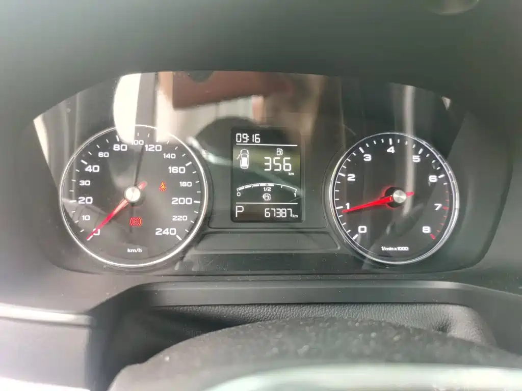Roewe RX5 — миниатюра 7