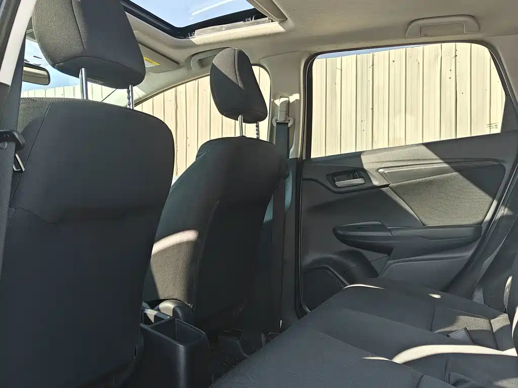 Honda Fit — миниатюра 8