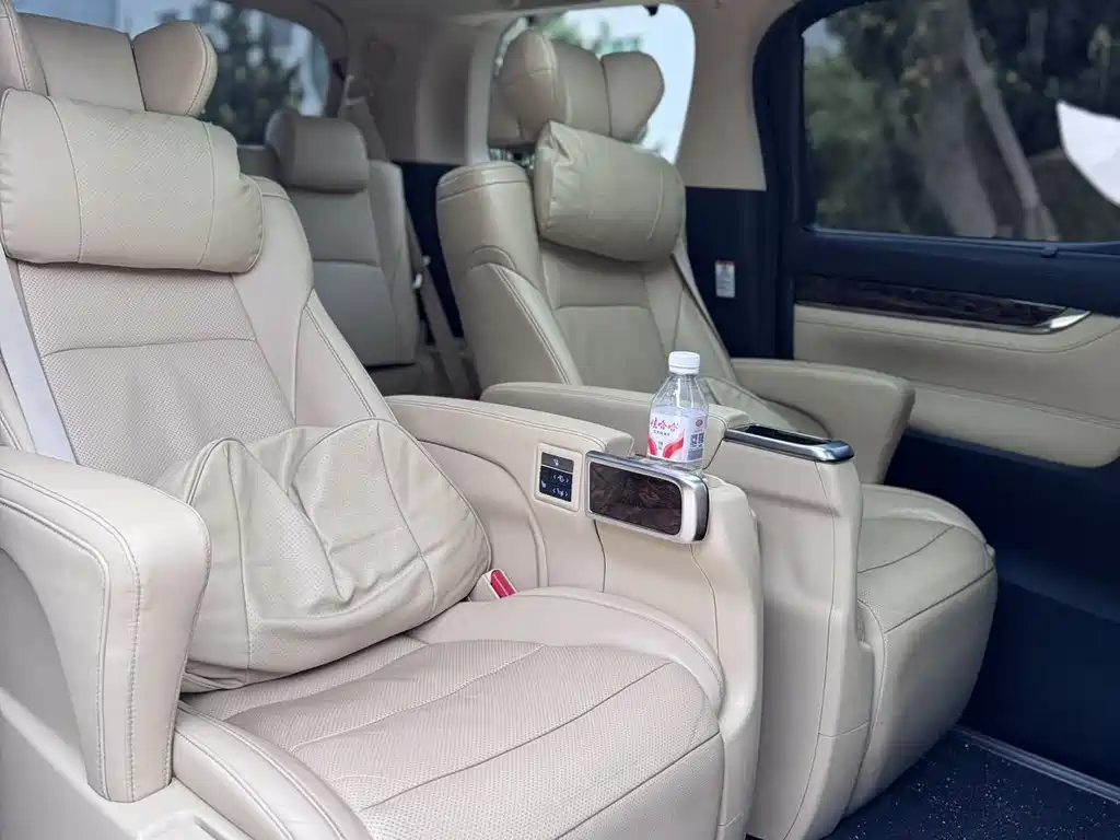 Toyota Alphard — фотографии объявления, Фото 11