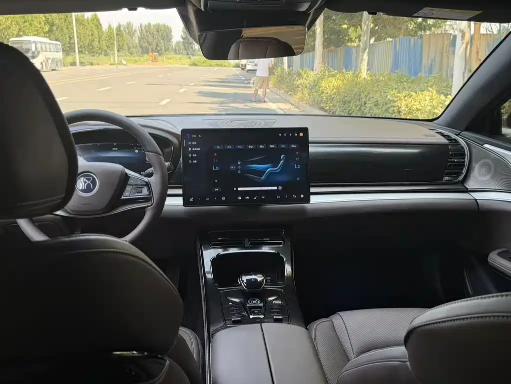 BYD Han — миниатюра 5