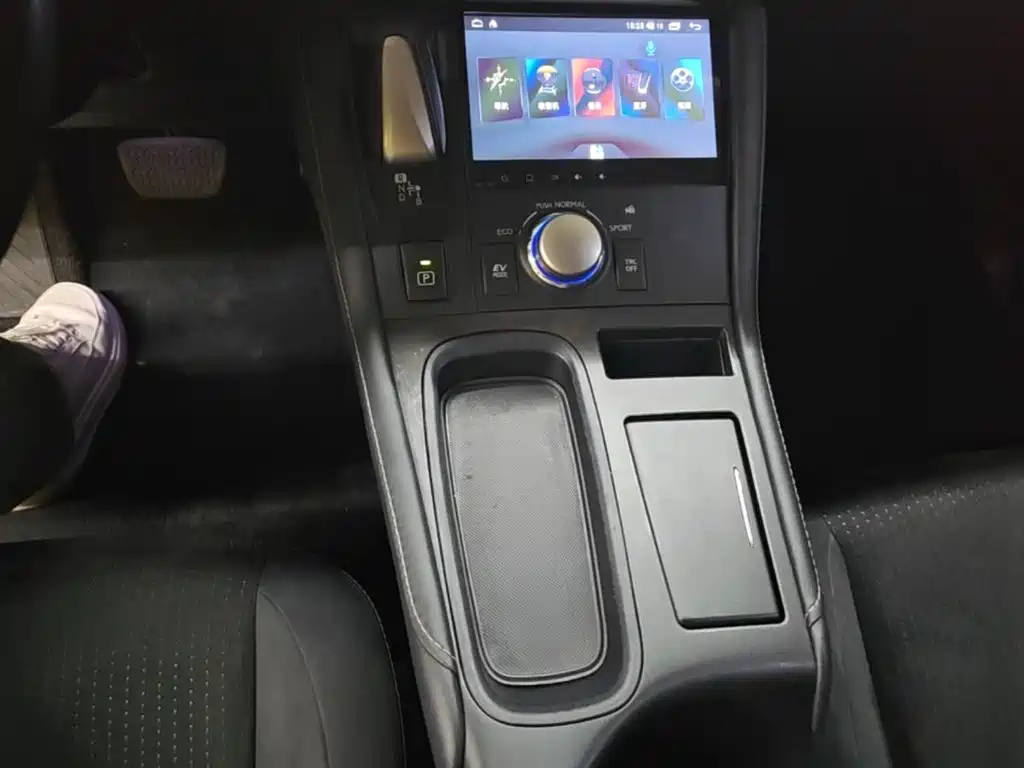 Lexus CT — миниатюра 14