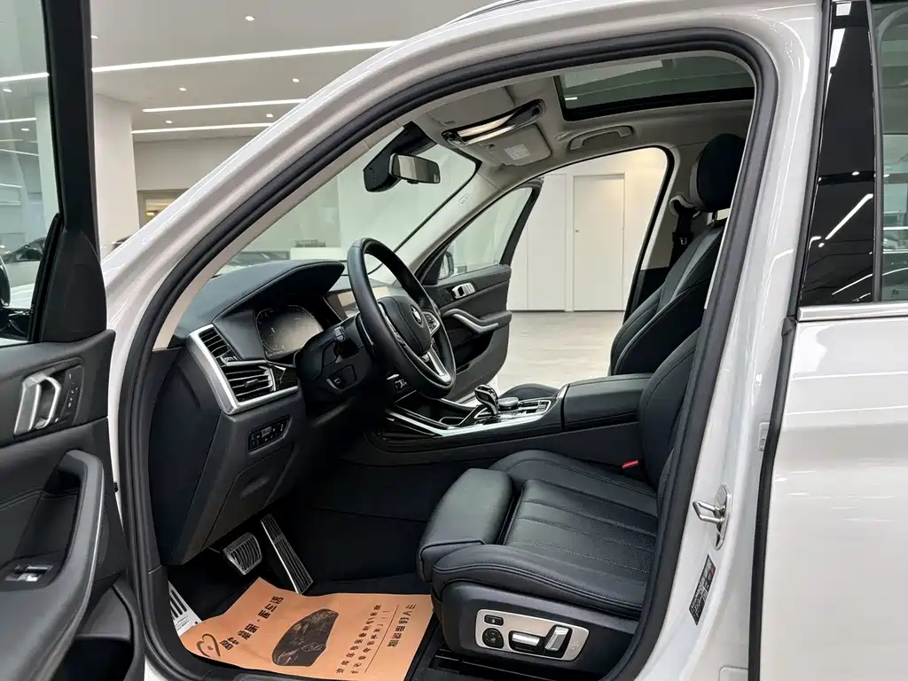 BMW X7 - фото 11