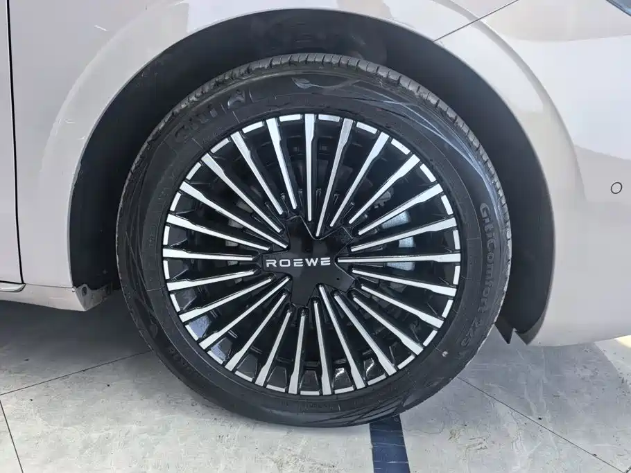 Roewe M7 DMH — миниатюра 6