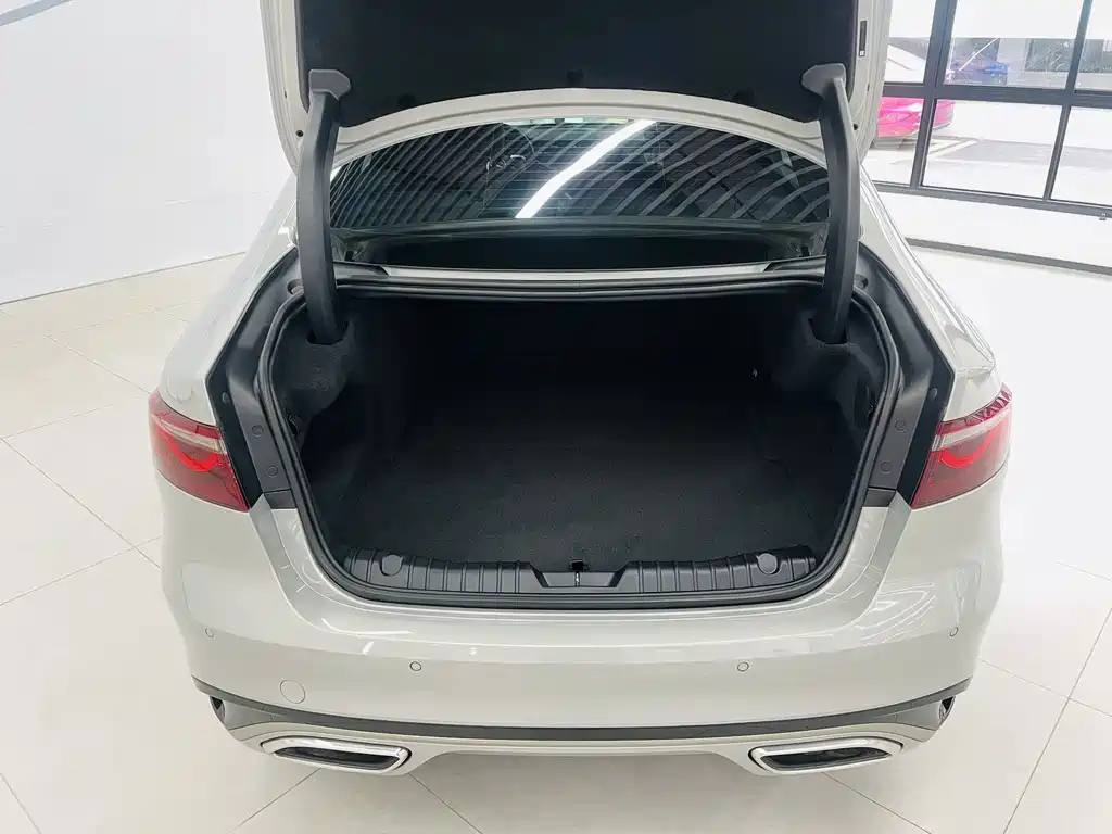 Jaguar XFL — миниатюра 16