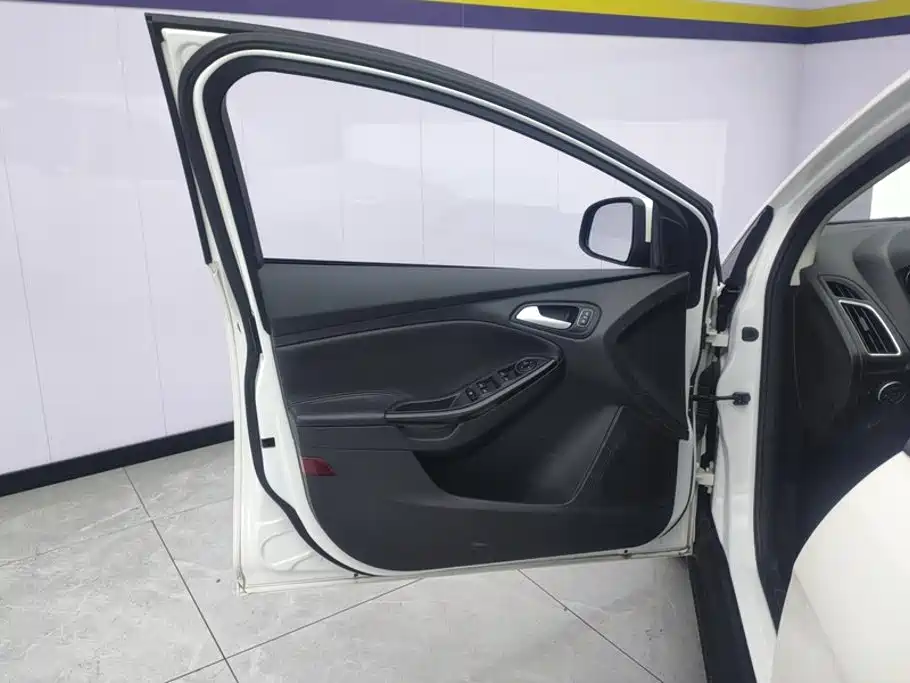 Ford Focus — миниатюра 7