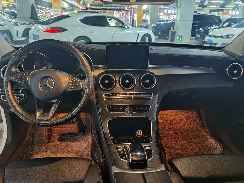 Mercedes-Benz C-Class — миниатюра 8