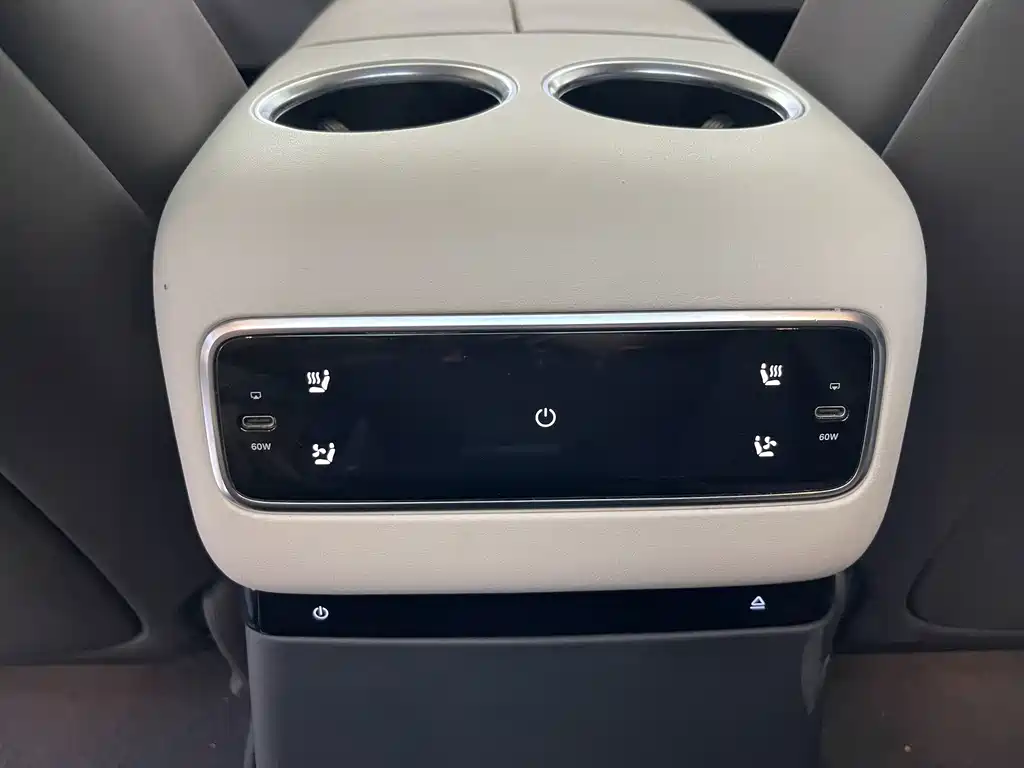 Li Auto Li MEGA — миниатюра 27