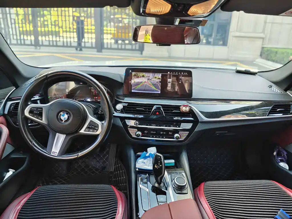 BMW 5 Series — миниатюра 6