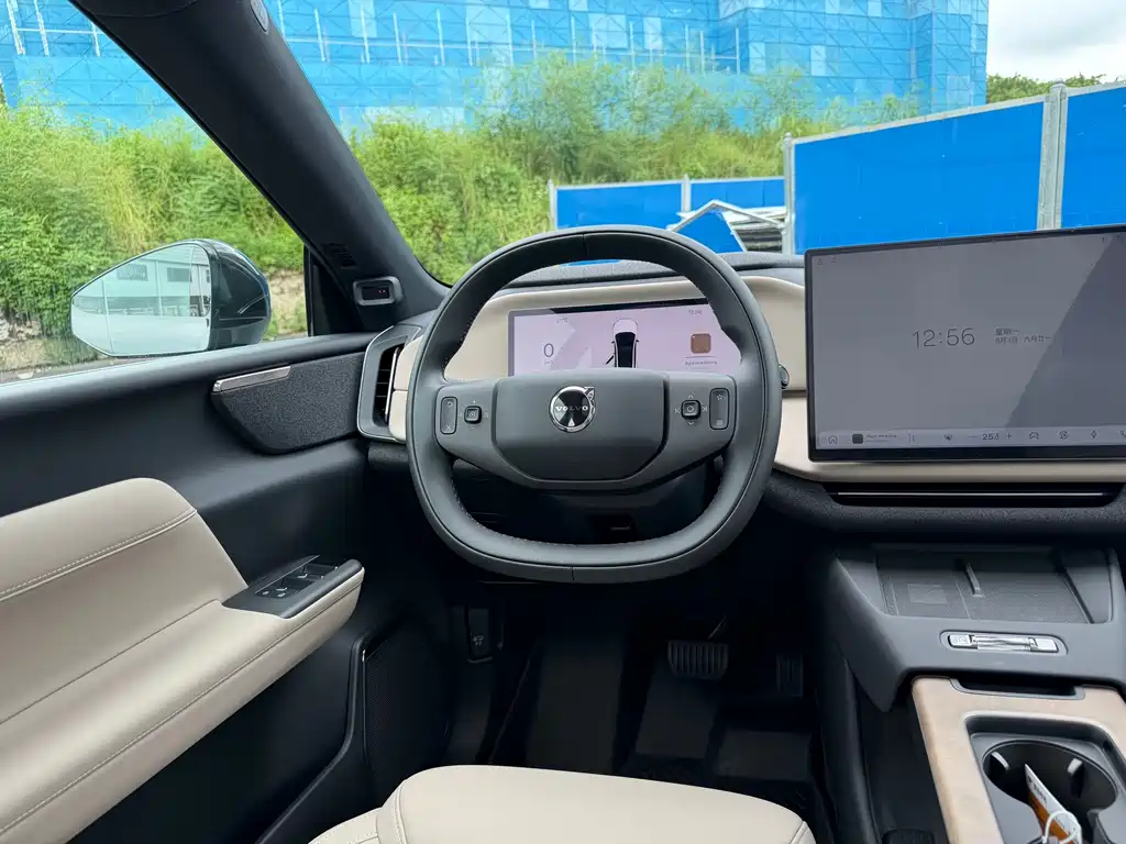 Volvo гибрид Volvo XC70 plug-in — миниатюра 7