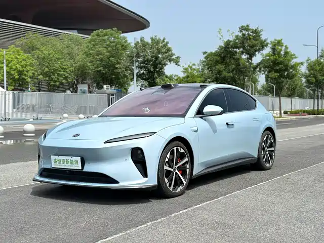 NIO ET5