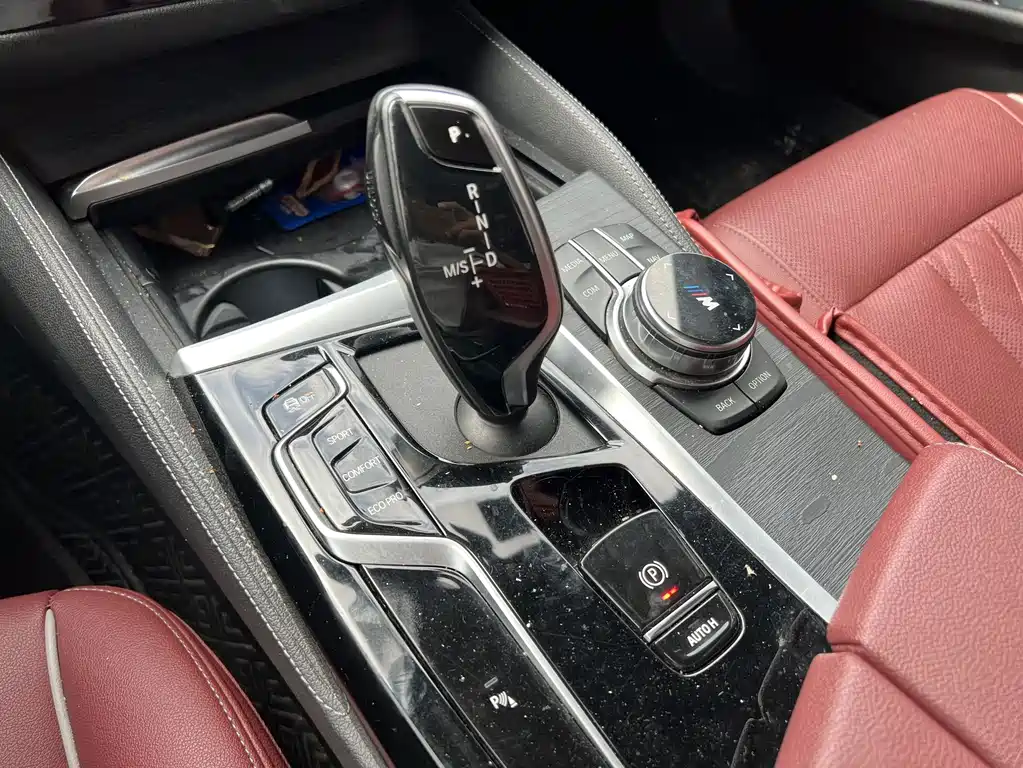 BMW 5 Series — миниатюра 6