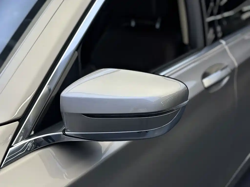 BMW 7 Series — миниатюра 28