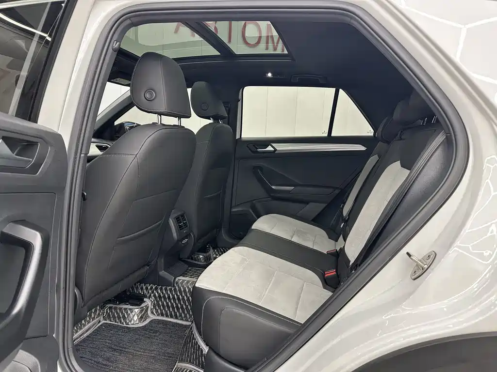 VOLKSWAGEN T ROC EXPLORING SONGS