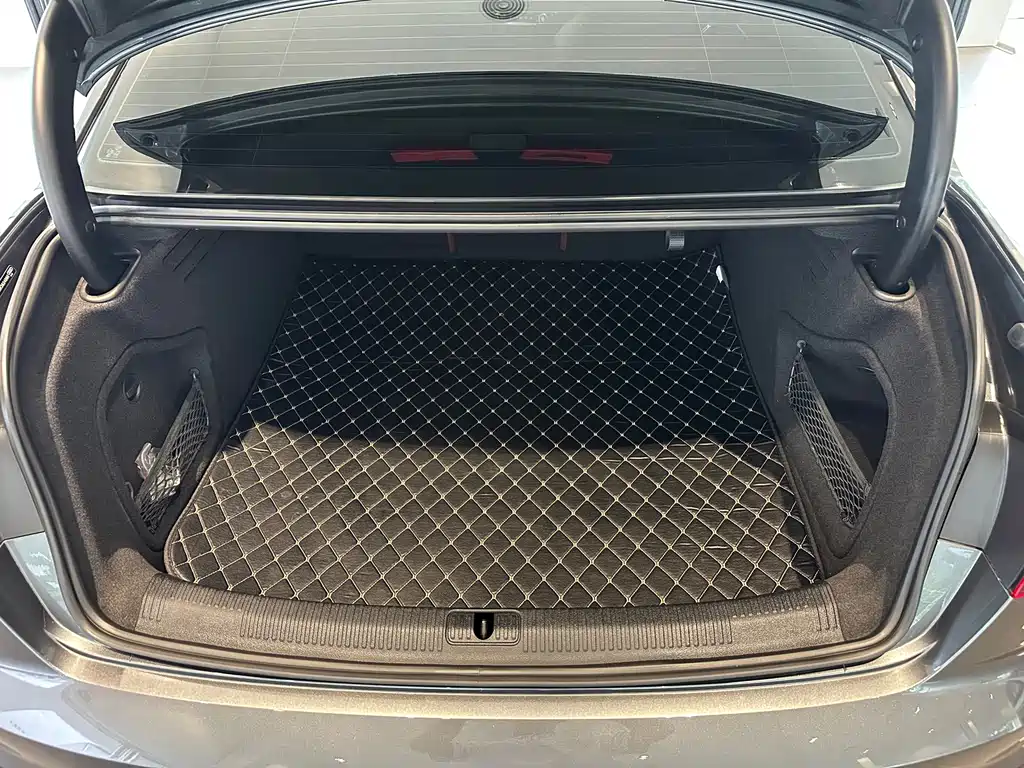 Audi A4L — миниатюра 7