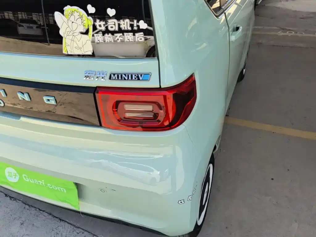 Wuling MINIEV — миниатюра 8
