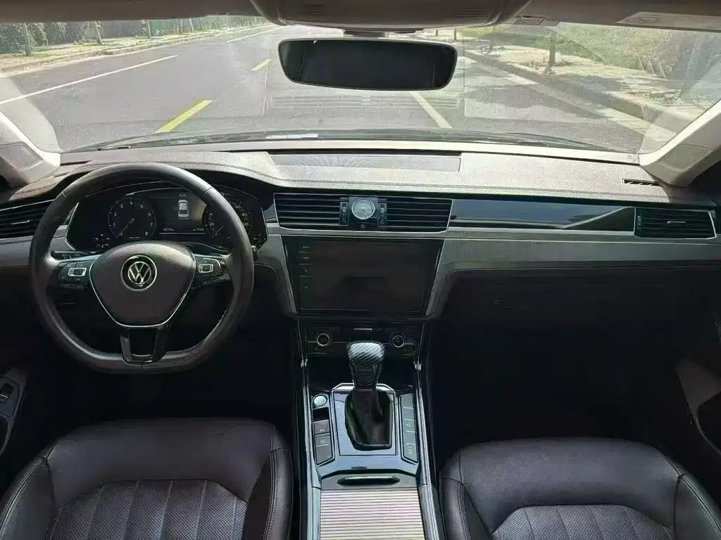 Volkswagen Phideon — миниатюра 5