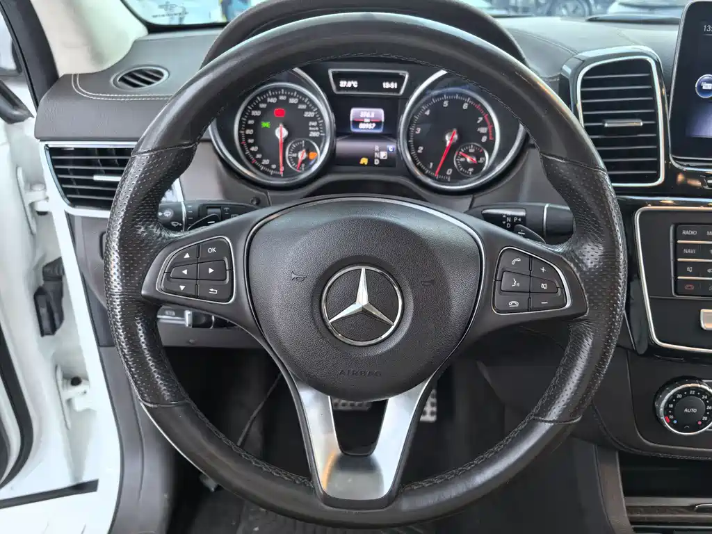 Mercedes-Benz GLE (Import) — миниатюра 8