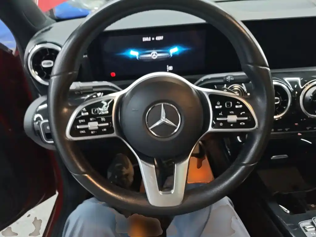 Mercedes-Benz A-Class — миниатюра 11