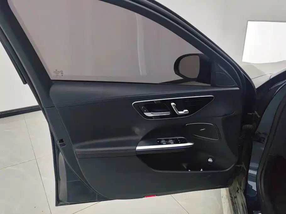 Mercedes-Benz C-Class — миниатюра 7