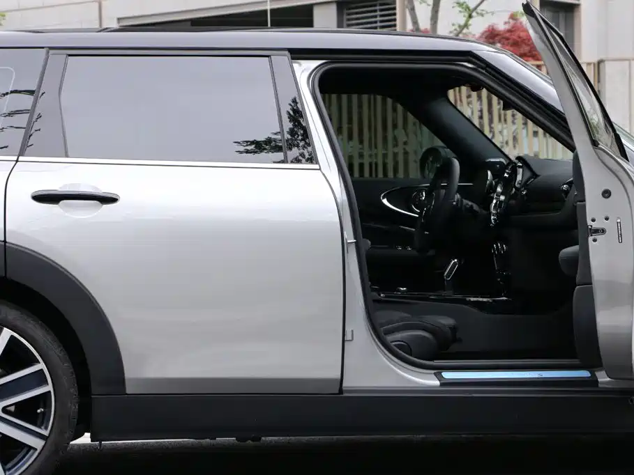 MINI Mini Clubman — миниатюра 14