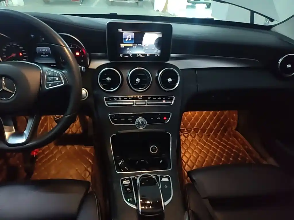 Mercedes-Benz C-Class — миниатюра 13