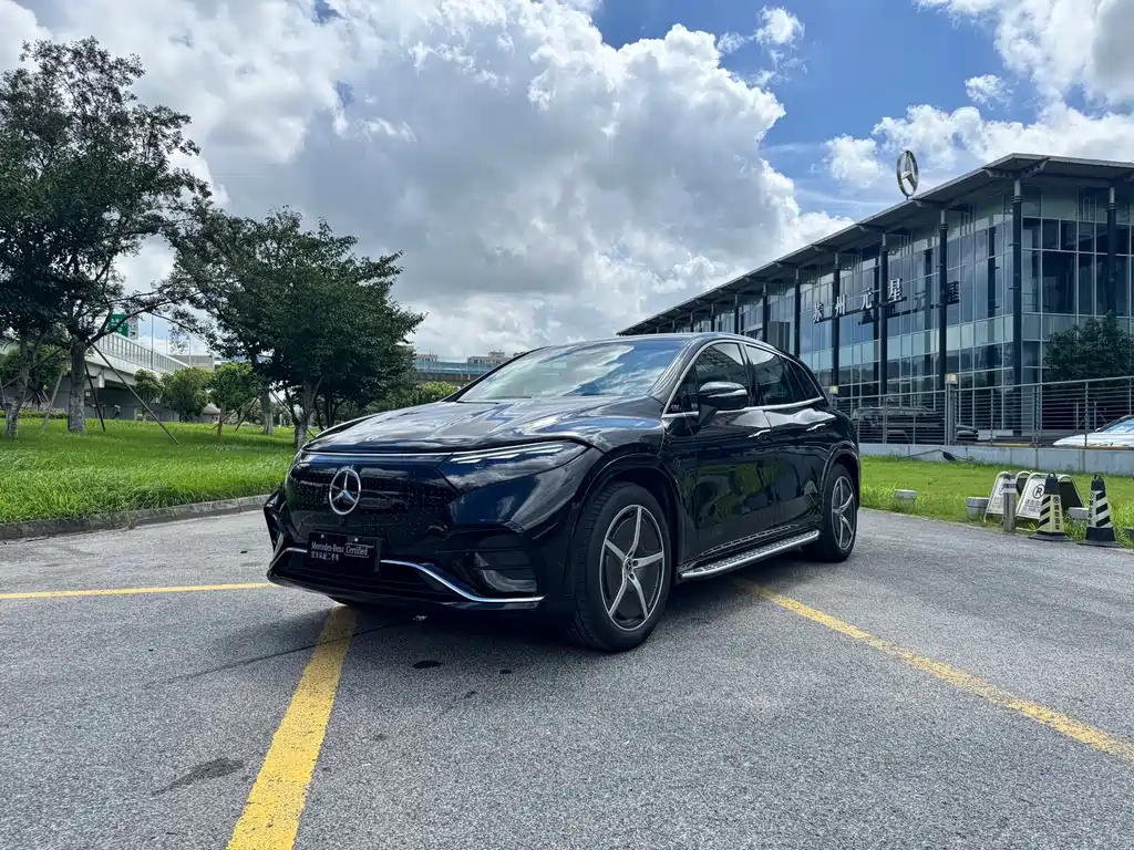 Mercedes-Benz EQS SUV