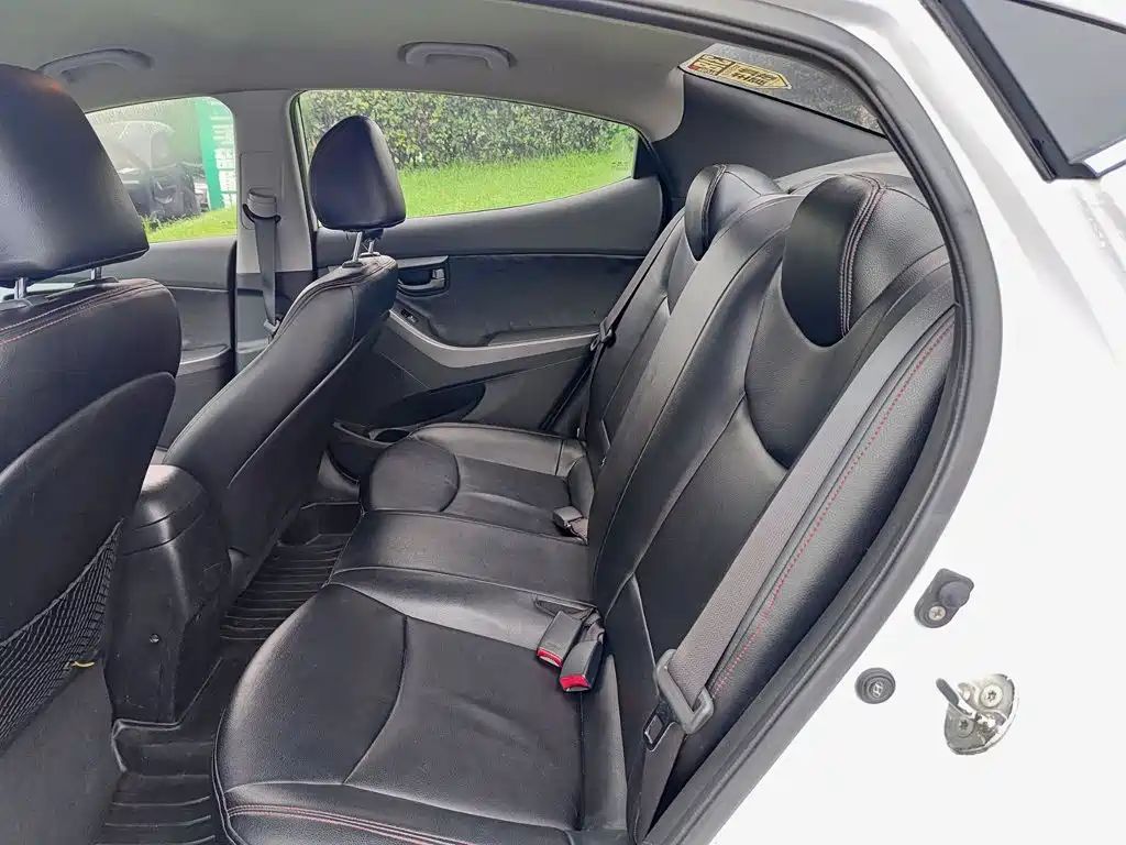 Hyundai Elantra Langdong — миниатюра 8