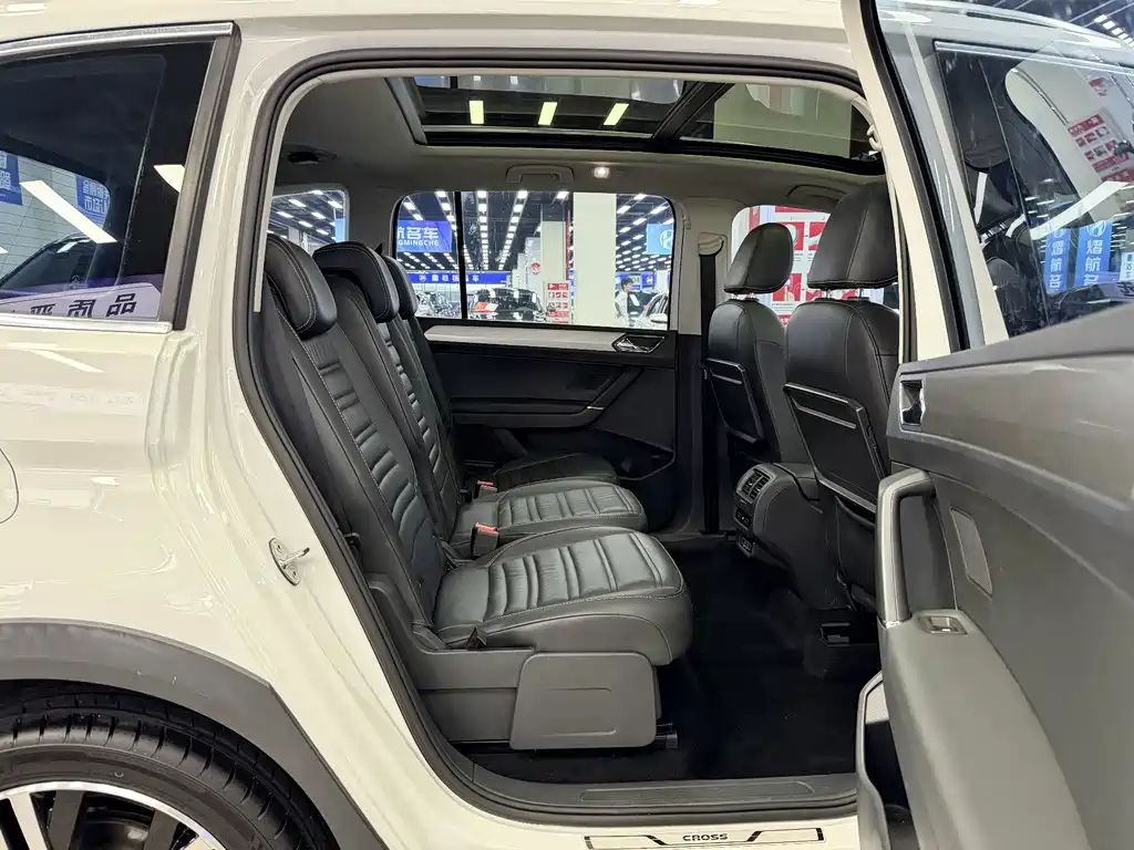 Volkswagen Touran — миниатюра 14