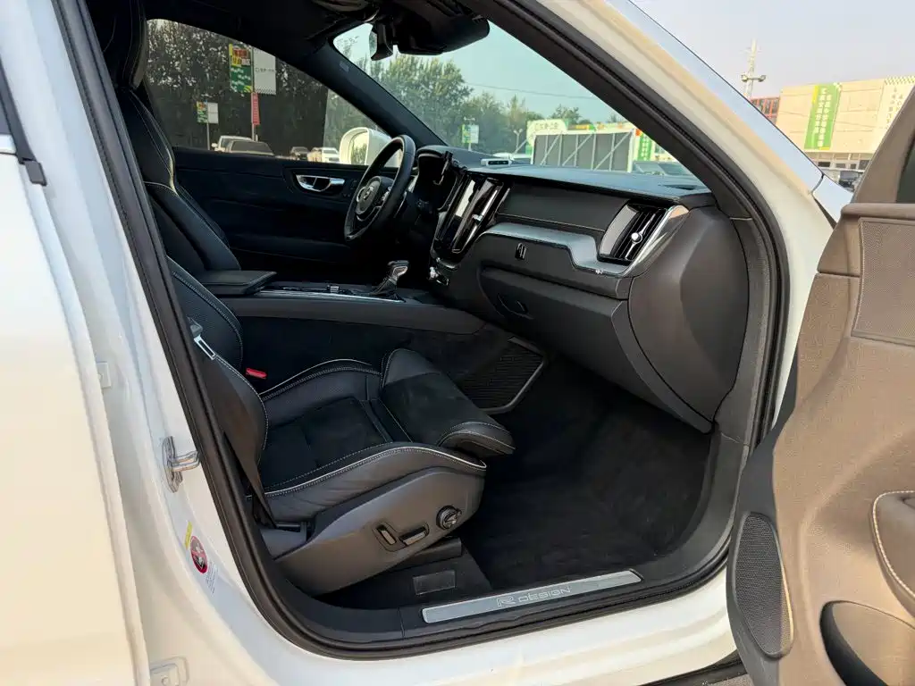 Volvo XC60 — миниатюра 24