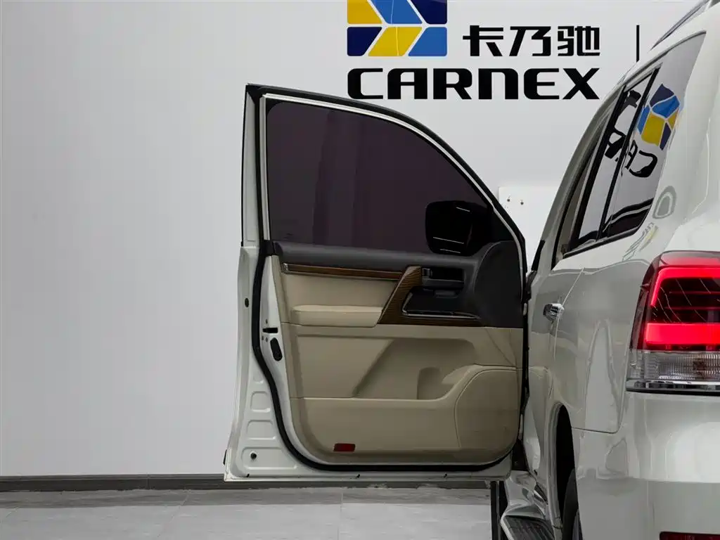 Toyota Land Cruiser 2018 4.6L GX-R