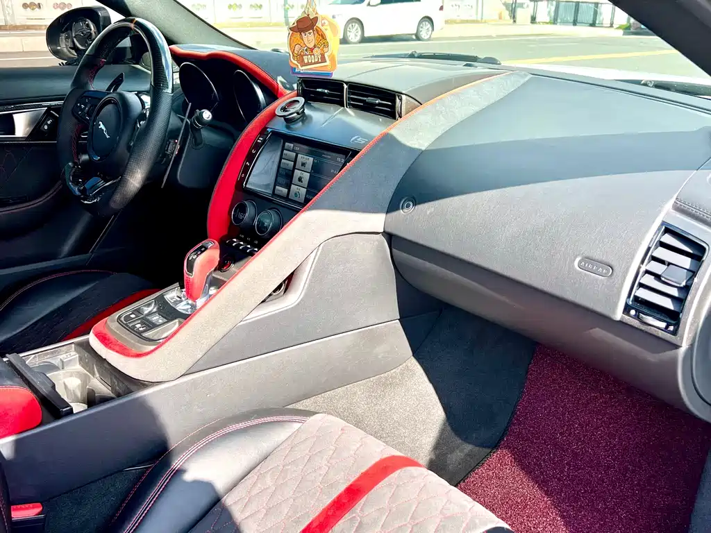 Jaguar F-TYPE — миниатюра 6