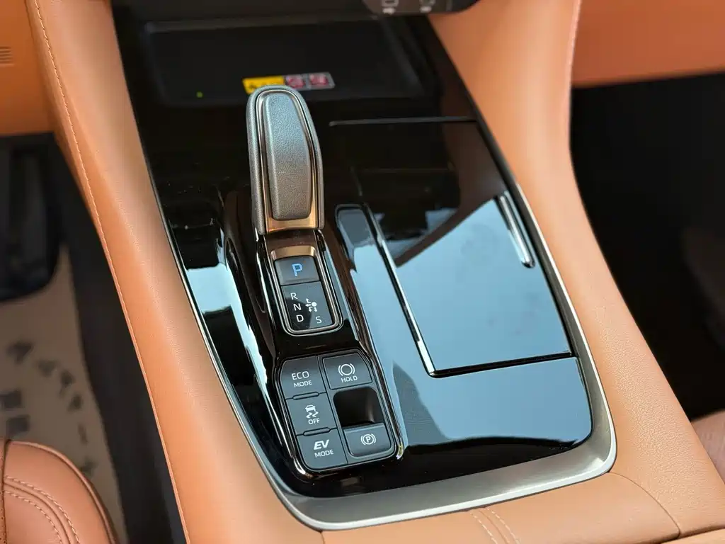 Toyota Vellfire — миниатюра 11