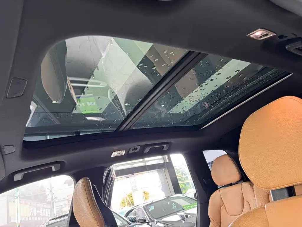 Volvo XC90 — миниатюра 11