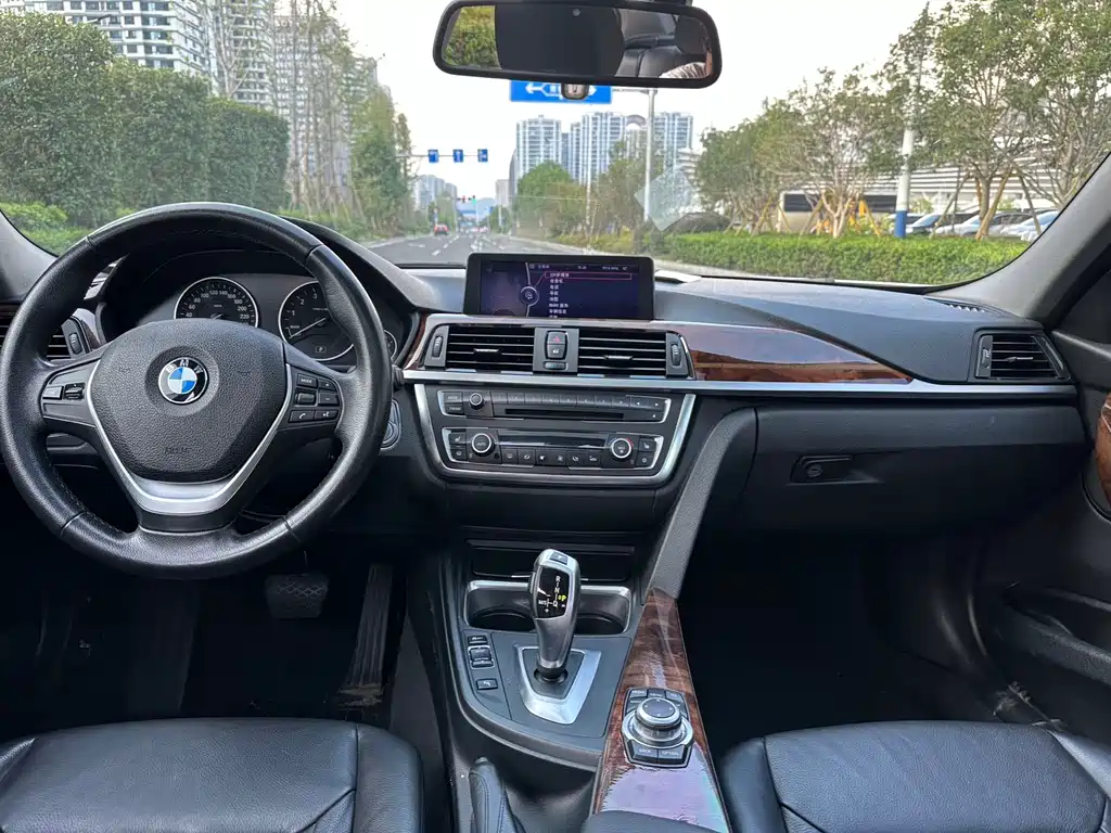 BMW 3 Series — миниатюра 11