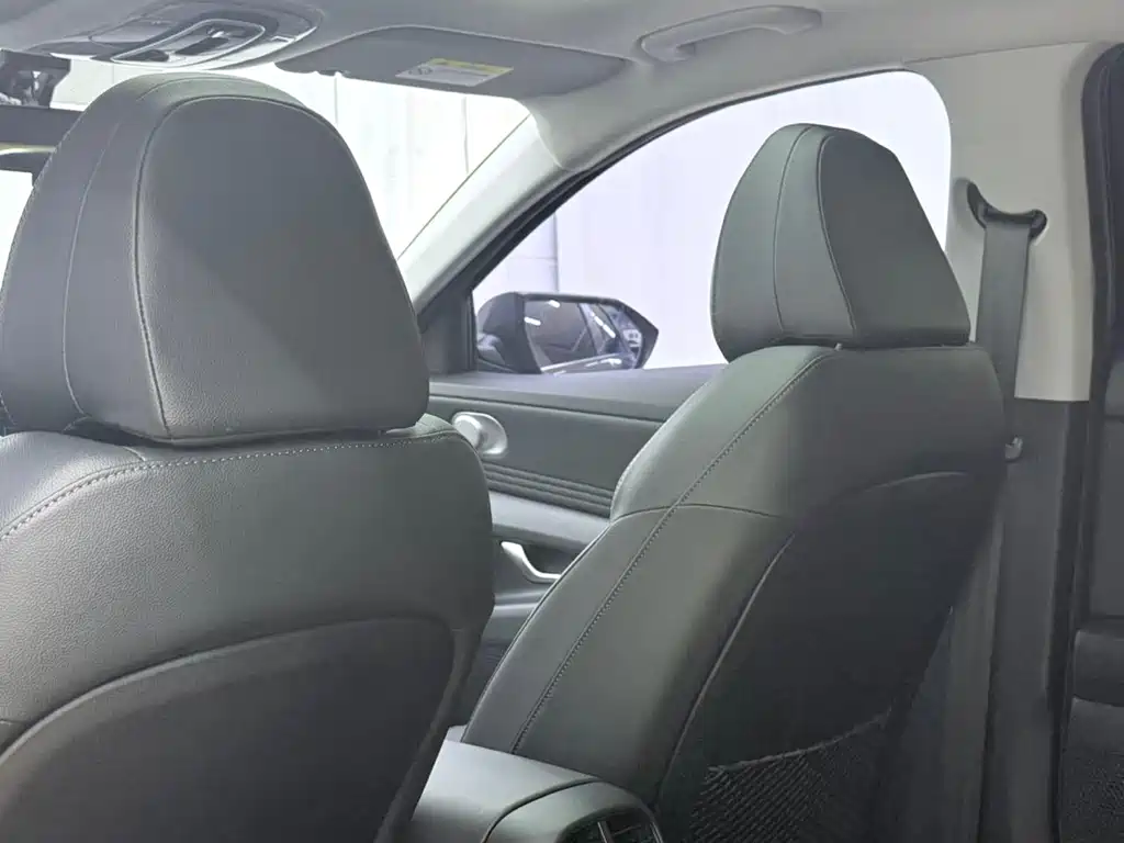 Hyundai Elantra 2023 1.5L CVT LUX Luxury