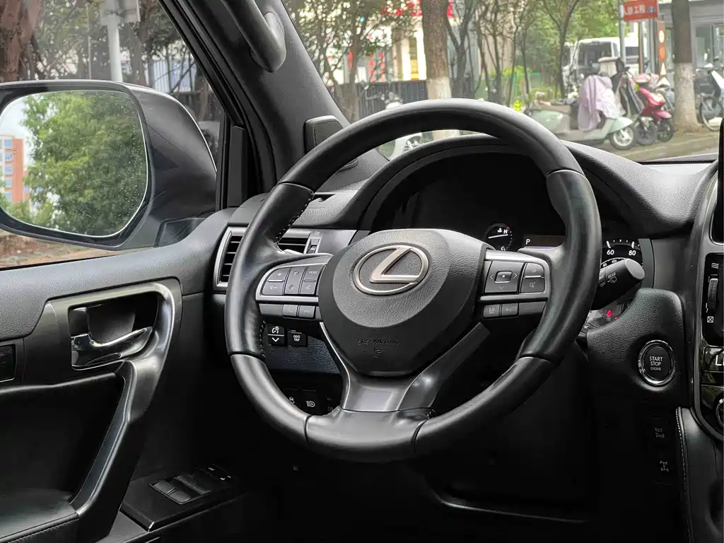 Lexus GX — миниатюра 13