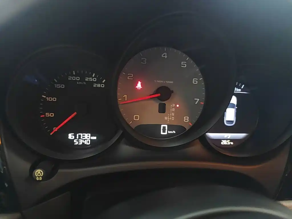 Porsche Macan — миниатюра 12