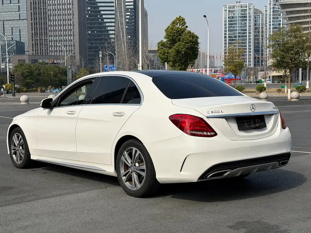 Mercedes-Benz C-Class — миниатюра 6
