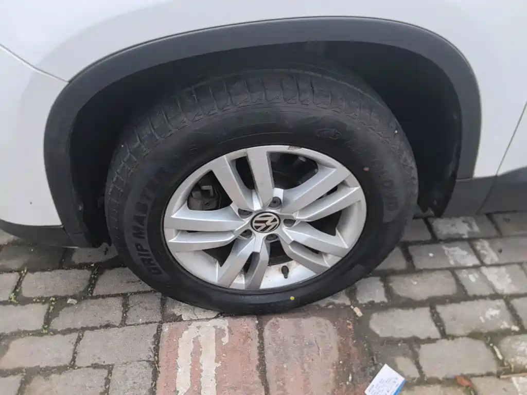 Volkswagen Tiguan — миниатюра 23
