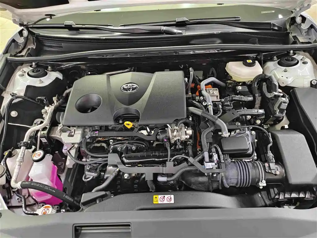 Toyota Camry — миниатюра 12