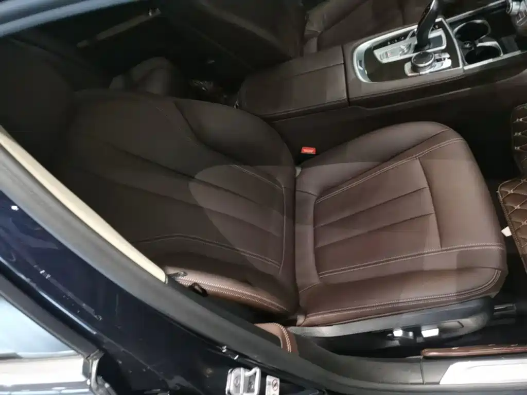 BMW 7 Series — миниатюра 25