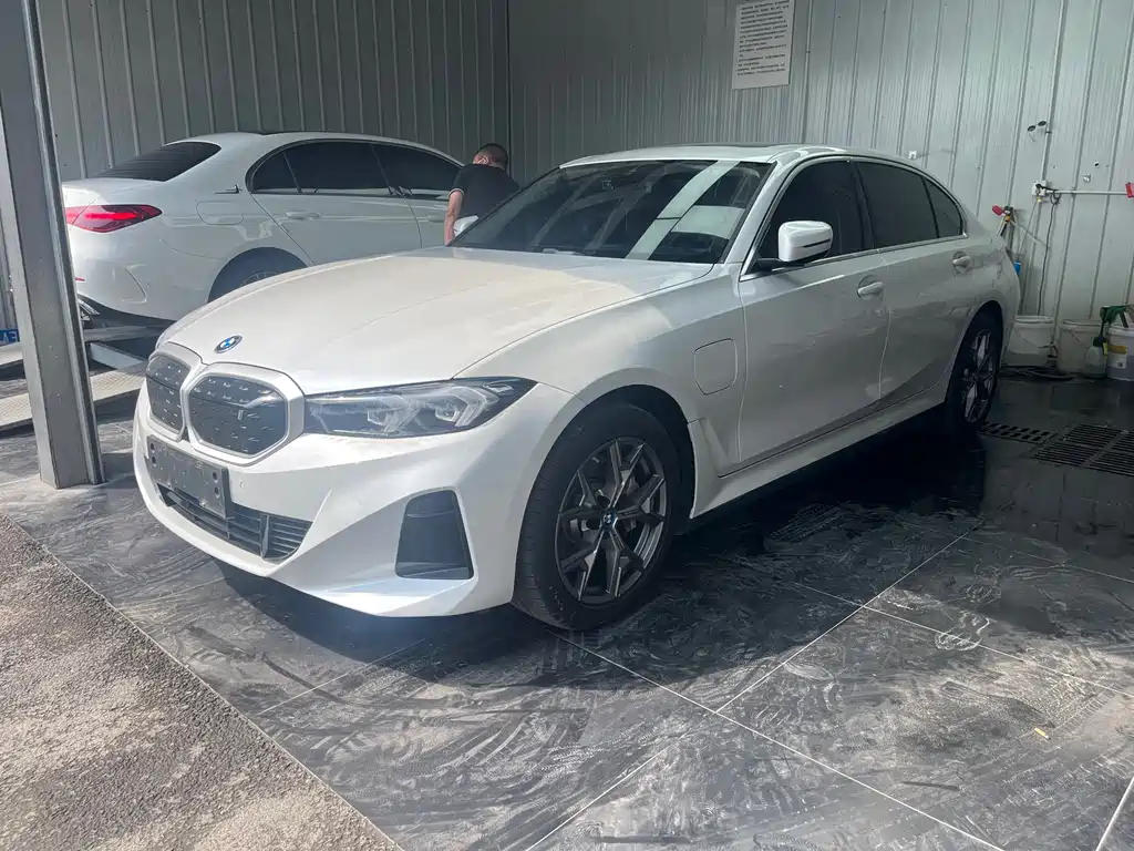 BMW i3 2024