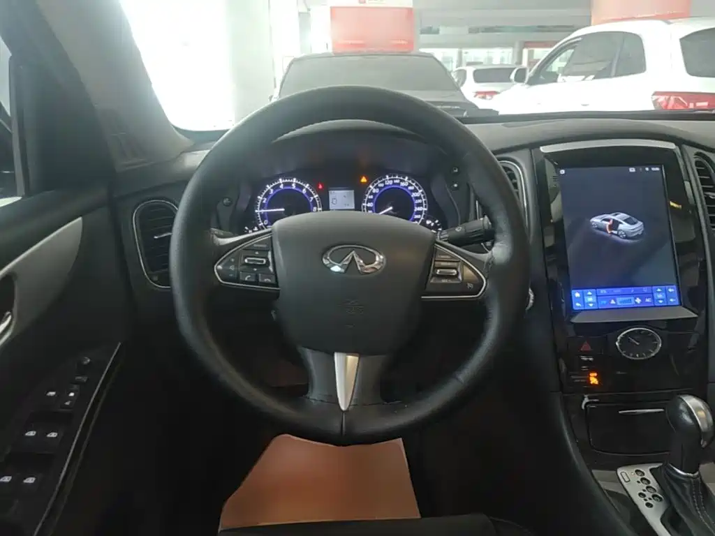 Infiniti QX50 — миниатюра 11