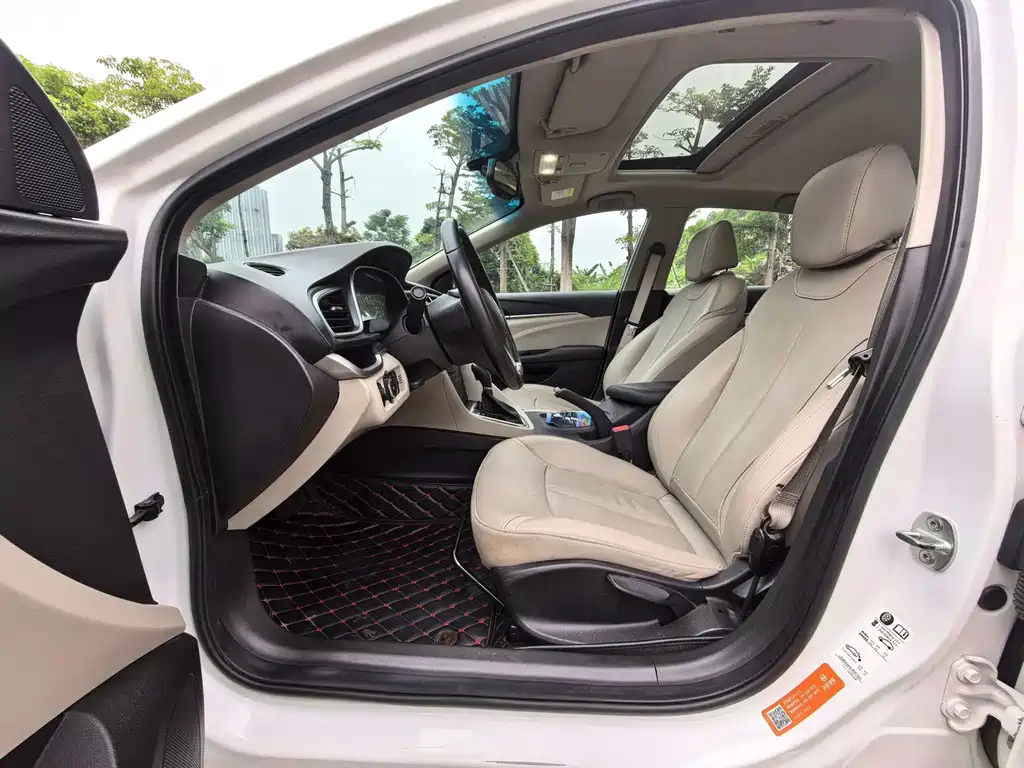 Buick Excelle — миниатюра 7