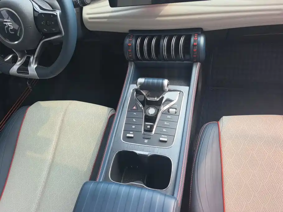 BYD Yuan Plus — миниатюра 16
