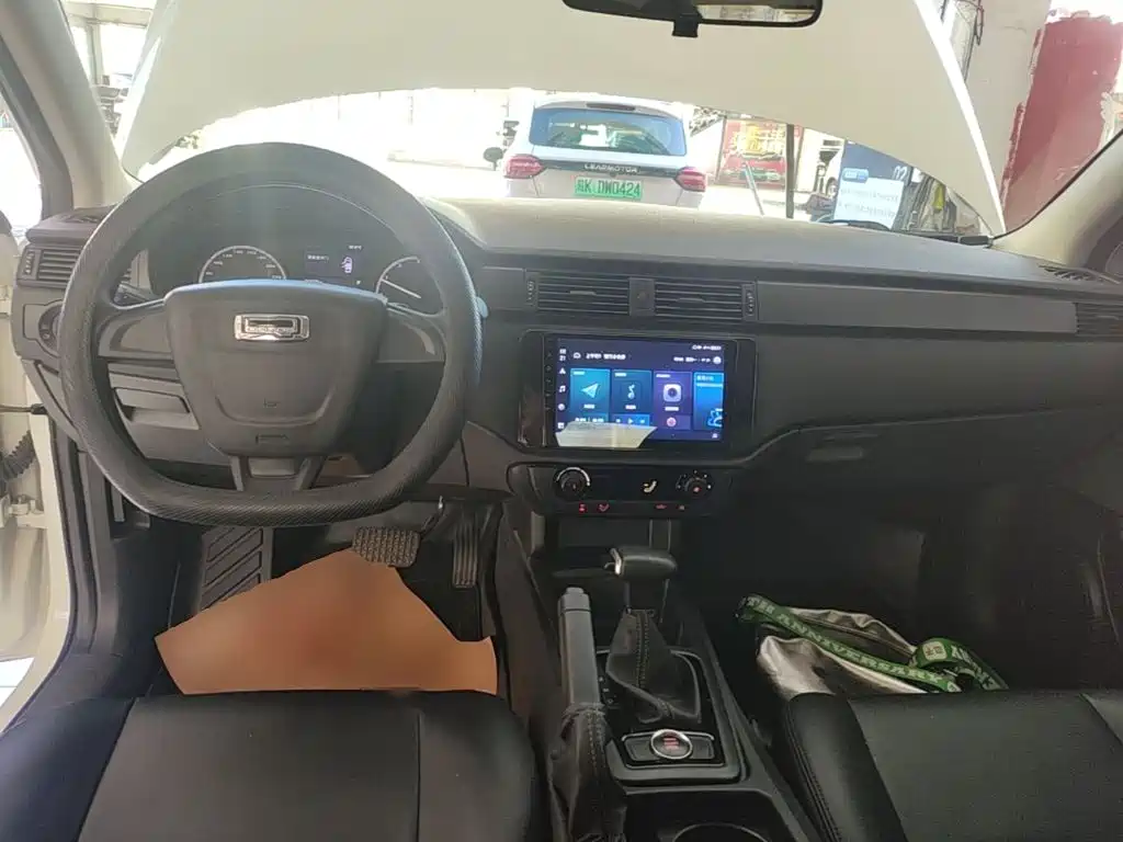 Qoros Qoros 3 — миниатюра 10