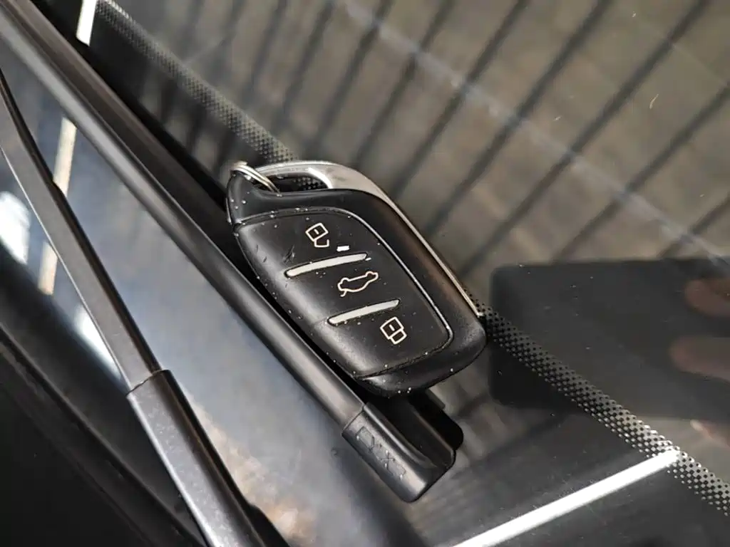 Roewe RX3 — миниатюра 9