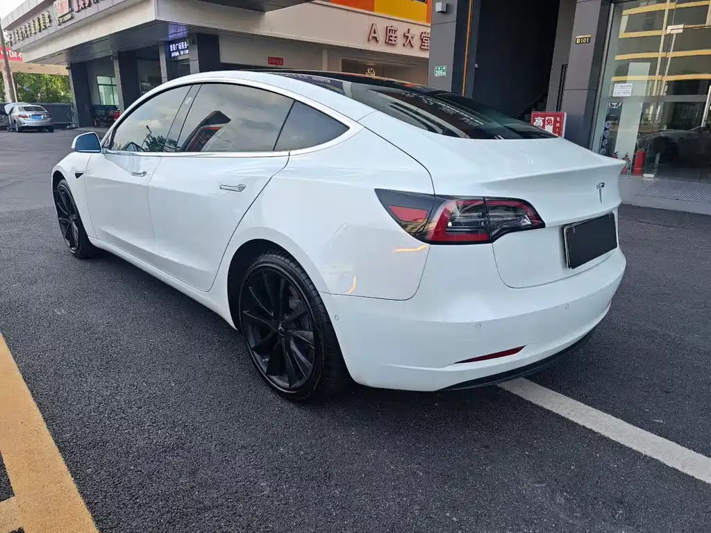 Tesla Model 3 — фотографии объявления, Фото 12